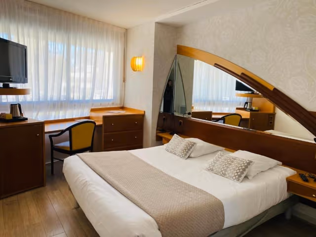 Standard Room, 1 Queen Bed, Non Smoking