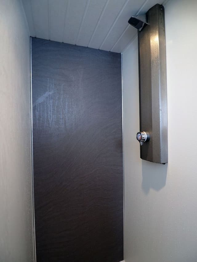 Bed in 4 Bed Mixed Dorm with Shared Bathroom