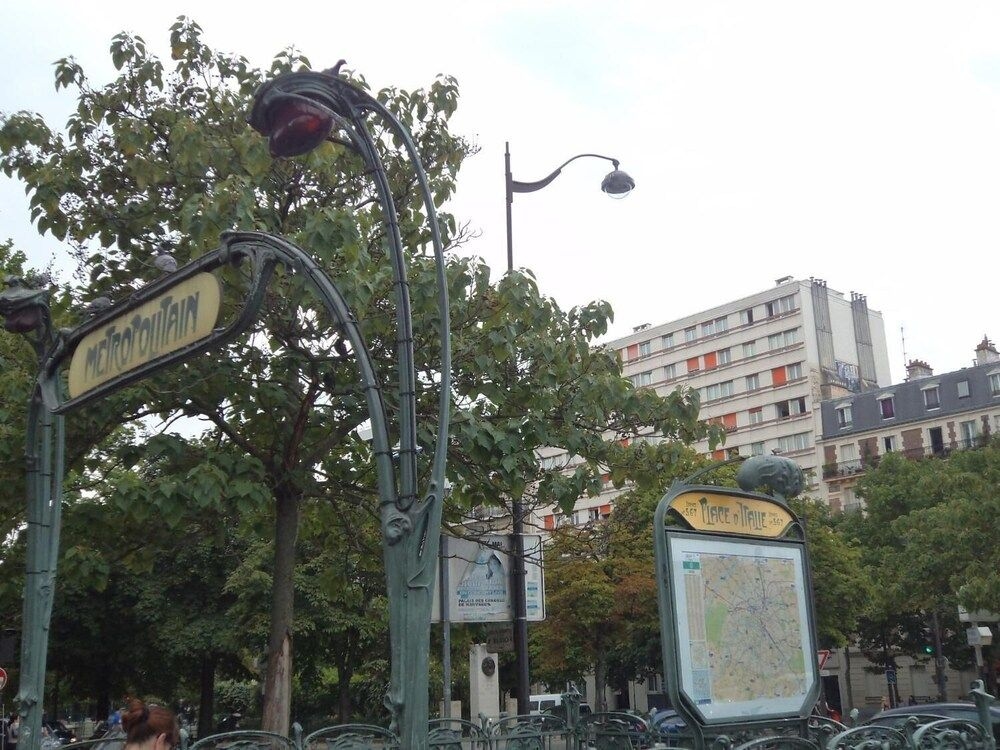 Hotel Les Beaux Arts0
