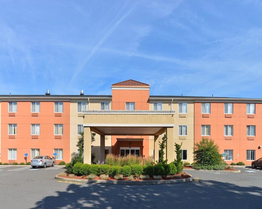 Quality Suites Stratford0