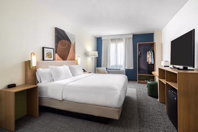 Room, 1 King Bed, Accessible, Bathtub (Mobility)