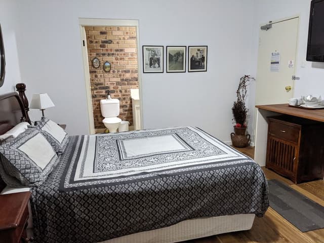 Standard Queen Room - One Queen Bed (Shared Balcony)