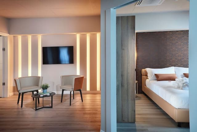 Suite, Hill View