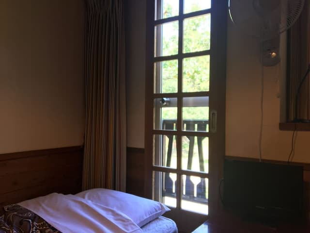 Standard Single Room, Shared Bathroom (For 1 person)