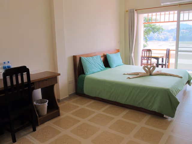 Economy Room