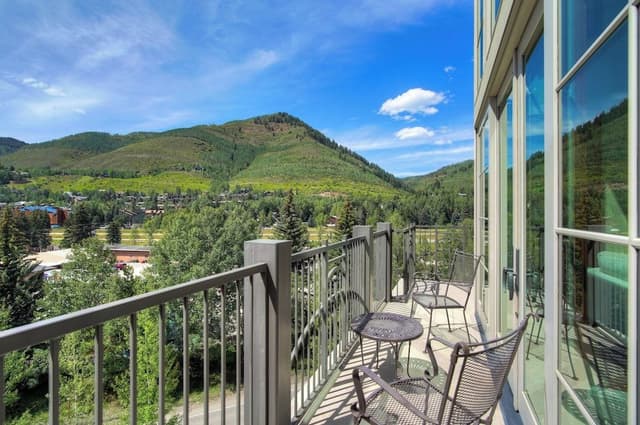 Room, 3 Bedrooms, Valley View (Residence)