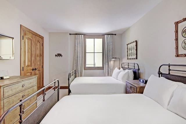 Room, 4 Bedrooms, Mountain View (Residence)
