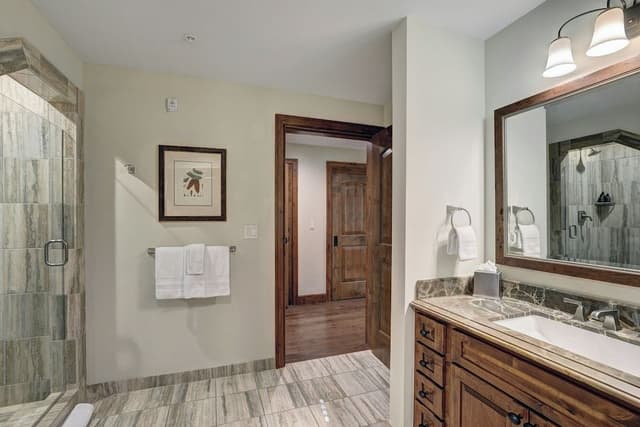 Room, 4 Bedrooms, Mountain View (Residence)