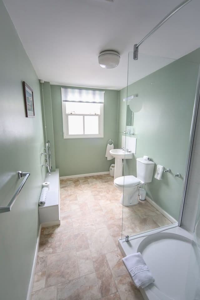 Single Room, Private Bathroom (Room 4)