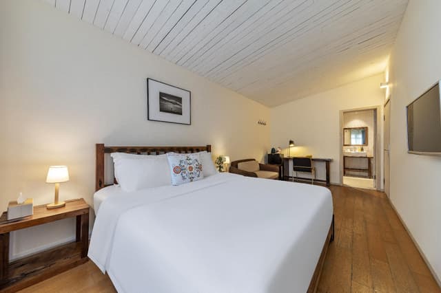 Comfort King Room