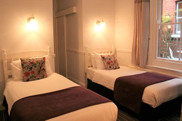 Twin Room, Private Bathroom