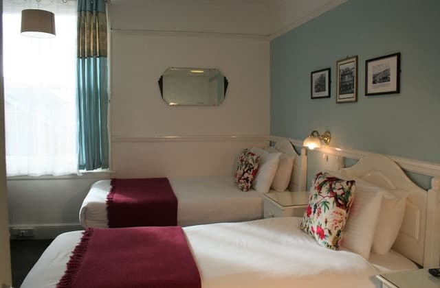 Twin Room, Private Bathroom