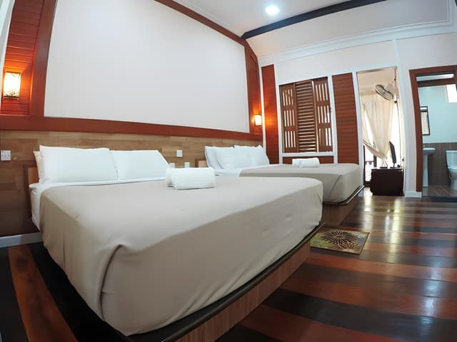 2 Double Beds