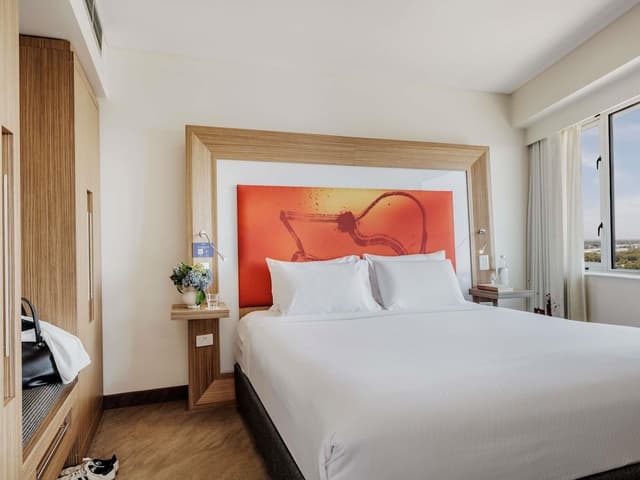 Superior Suite, 1 King Bed, Balcony
