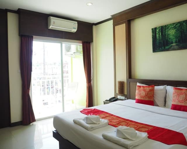 Family Room, 2 Bedrooms