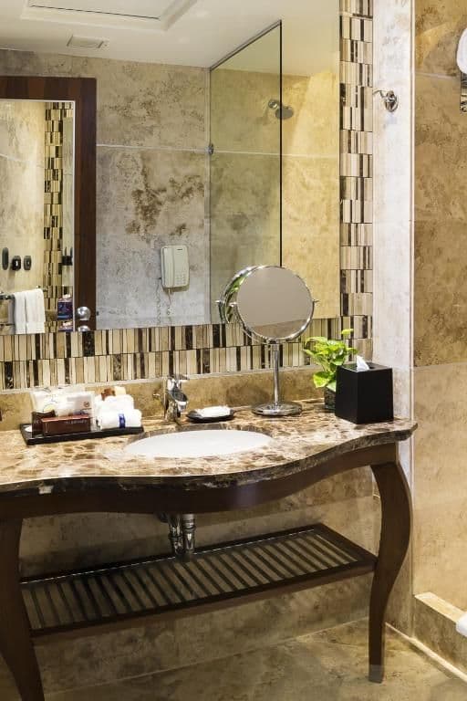 Superior, Guest room, 1 King, City view