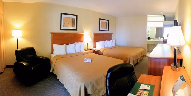 Executive Room, 2 Queen Beds, Non Smoking, Courtyard Area