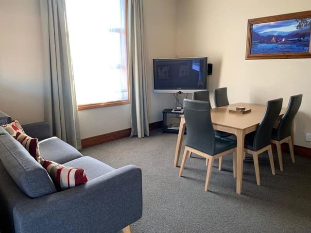 4 Bedroom Holiday Apartment