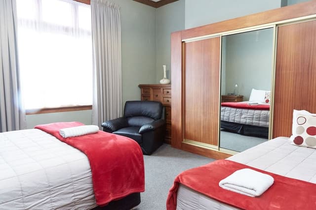 4 Bedroom Holiday Apartment