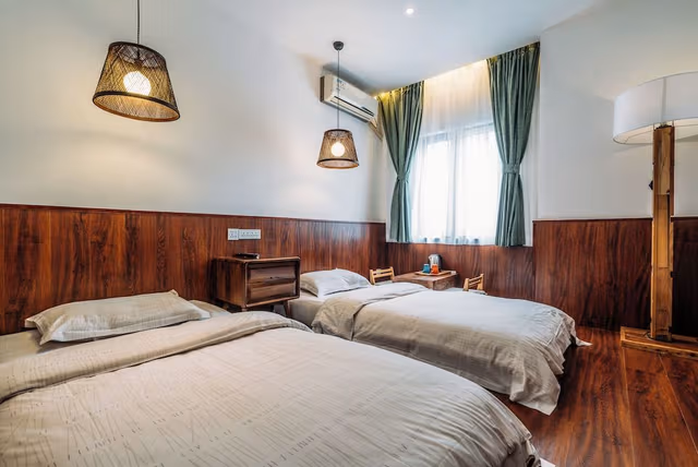 Standard Twin Room