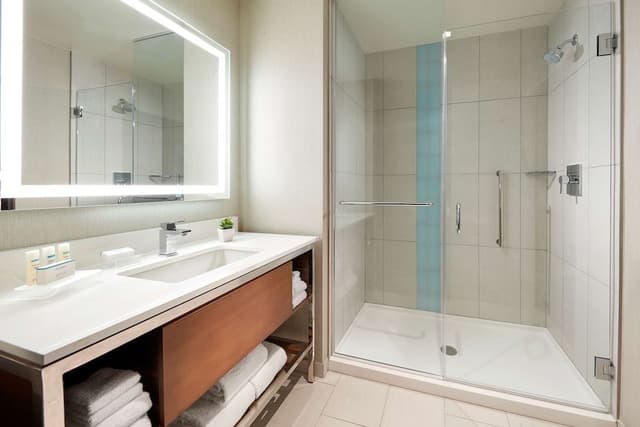 Studio, 1 King Bed, Accessible, Non Smoking (hearing)