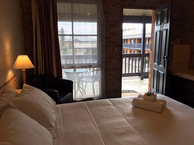 Double Room, 1 Queen Bed