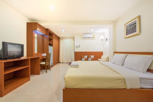 Standard Room, 1 King Bed