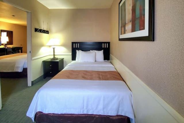 Suite, 2 Queen Beds, 1 Double Bed, Non Smoking