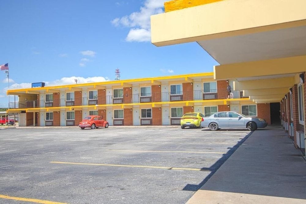 Knights Inn Centralia3