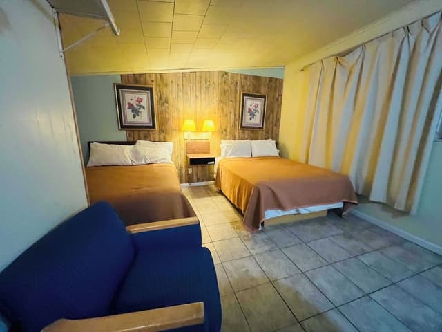Room, 2 Queen Beds, Non Smoking