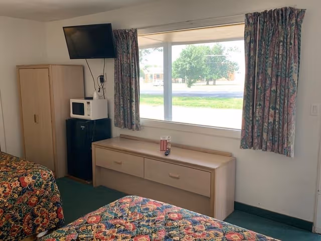 Two queen beds non smoking
