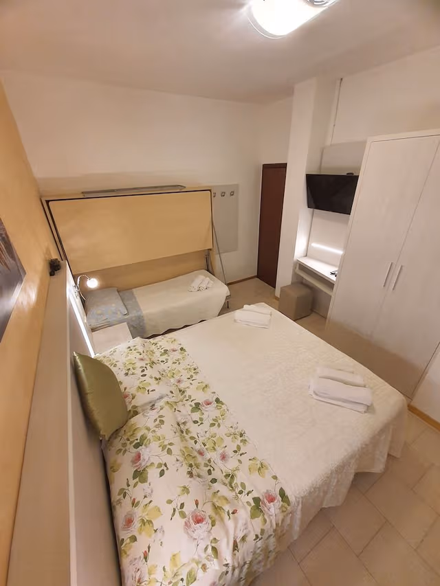 Communicating Room