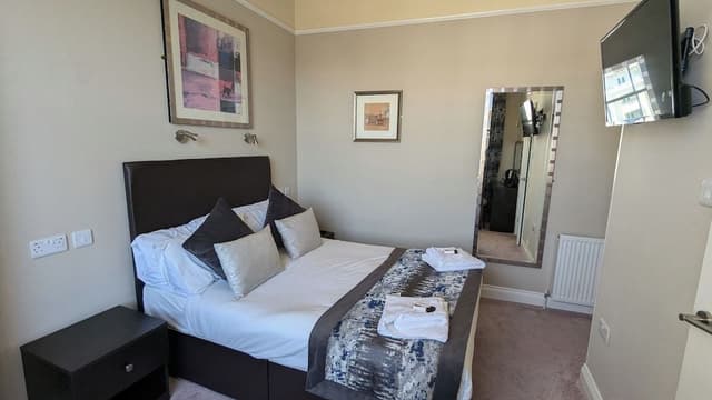 Double Room, Partial Sea View, Sea Facing