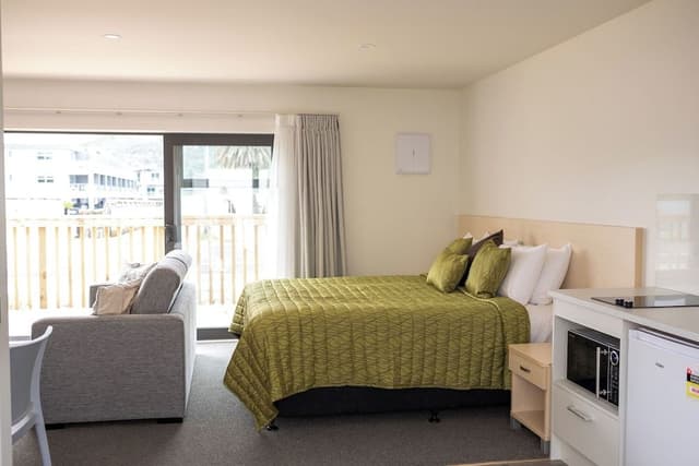 Superior Deluxe Studio, Non Smoking, Kitchenette (Deluxe Studio Unit)