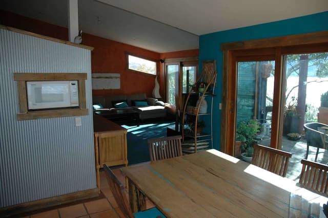 Lake Frontage 5 Bedroom Home, Very Spacious