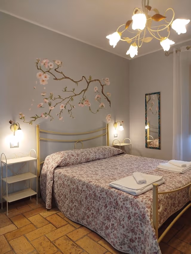 Deluxe Room, 1 Queen Bed, Ensuite, Garden View