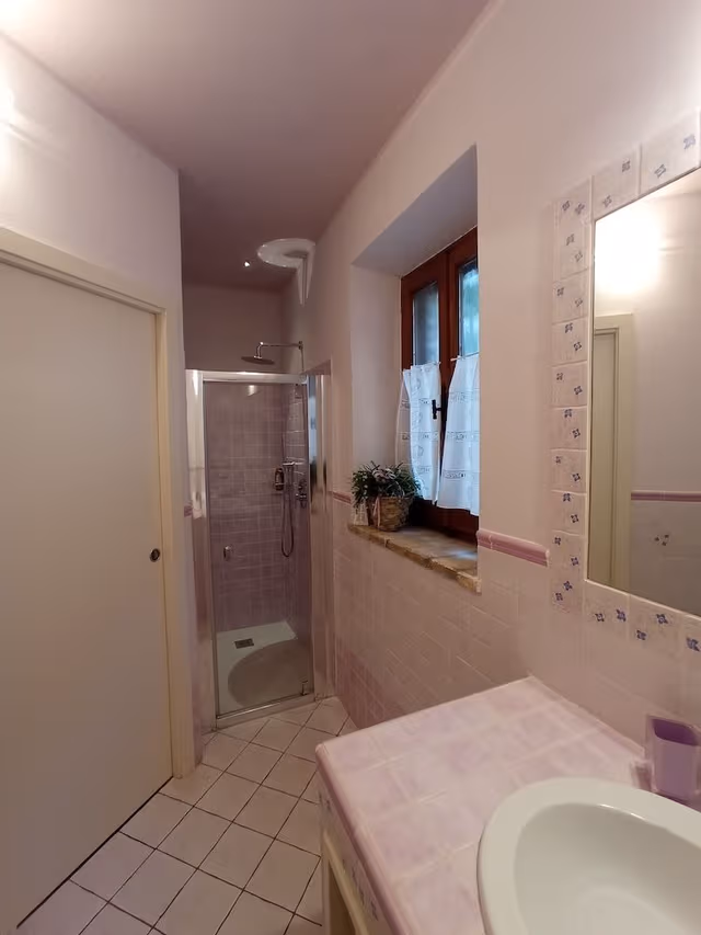 Deluxe Room, 1 Queen Bed, Ensuite, Garden View