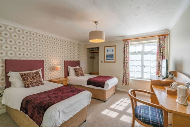 Standard Twin Room, Ensuite