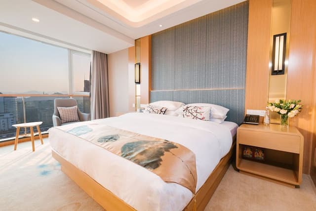 Double Room with Lake View or Twin Room with City View