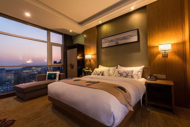 Double Room with Lake View or Twin Room with City View