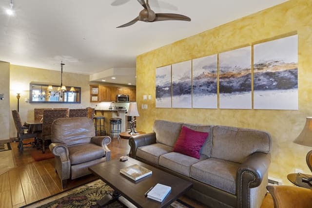 Condo, 2 Bedrooms