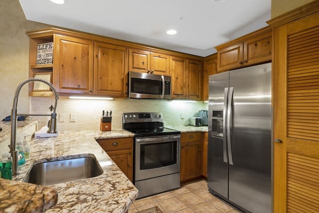 Condo, 2 Bedrooms