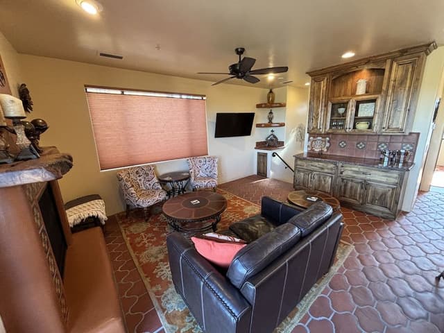 Deluxe Suite, 1 King Bed, Kitchen, Mountain View (Sol Vista Suite)