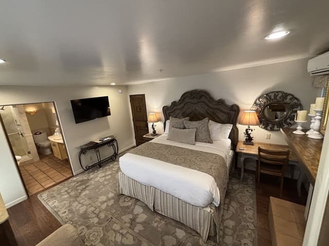 Deluxe Room, 1 King Bed, Mountain View (Moondance)
