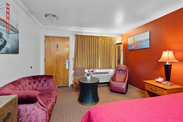 Standard Room, 1 King Bed, Non Smoking