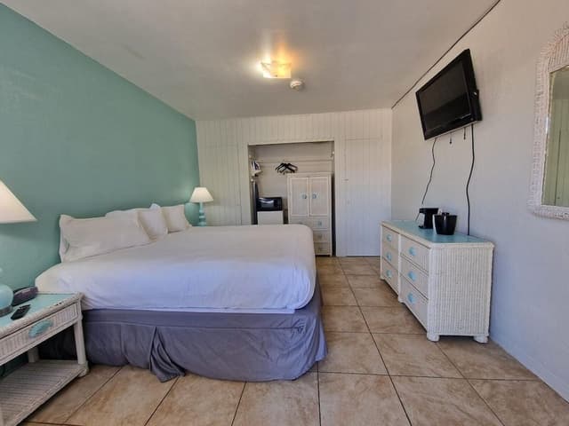 Executive Room, Non Smoking, Refrigerator & Microwave