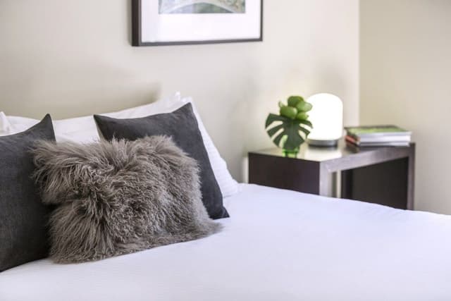 Superior Room - King or Twin Beds - Includes Historic Werribee Mansion Tour, Breakfast and Parking