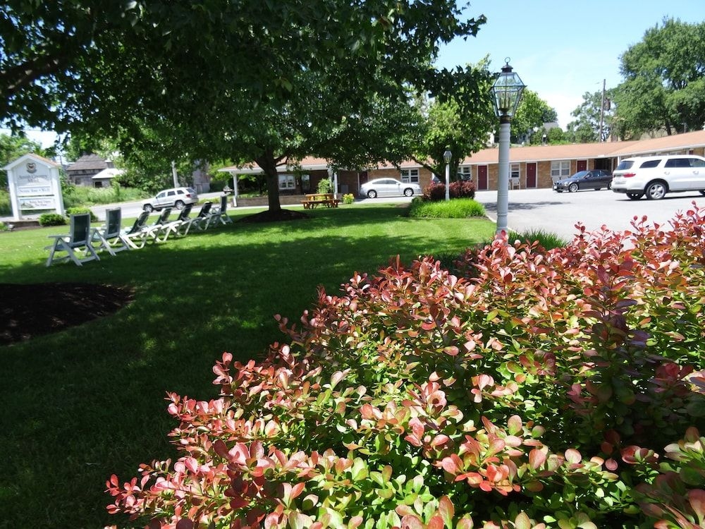 Amish Country Motel3