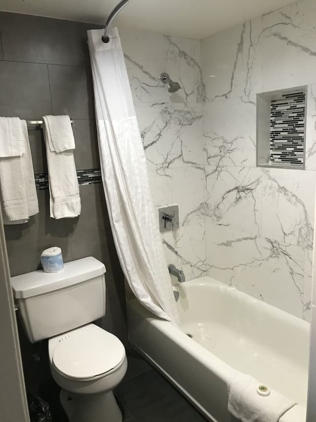 Economy Single Room, 1 King Bed