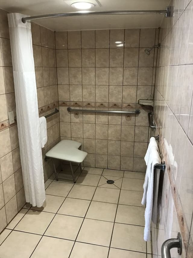 Economy Single Room, 1 King Bed, Accessible